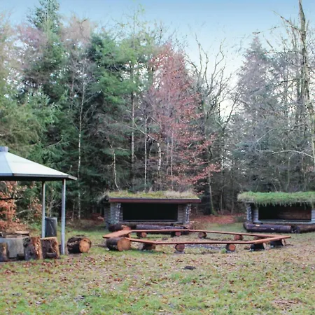 Cozy In With Outdoor Swimming Pool Apartment